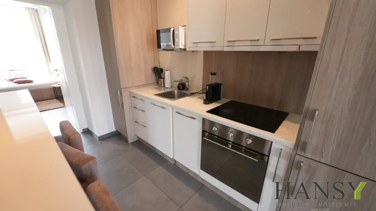 Charmante vollmöblierte 3 Zimmer Wohnung mit Lift!