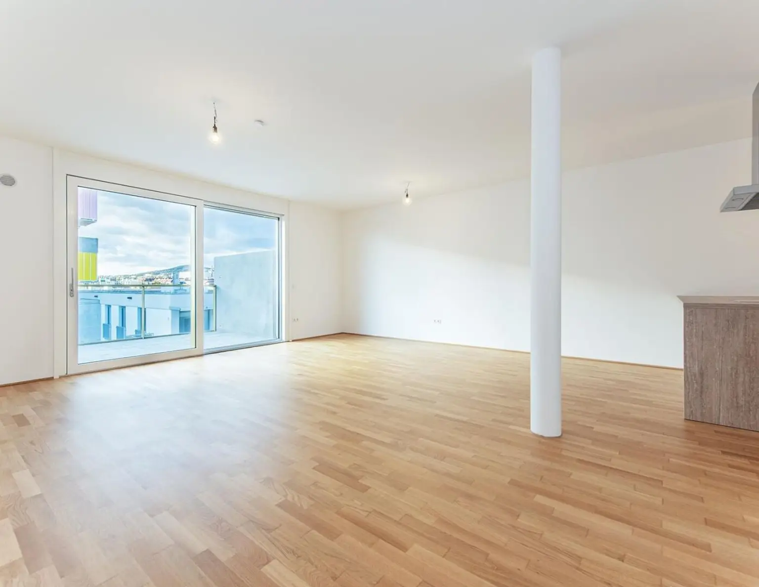 Ab Oktober! Nahe U3! Terrasse mit Weitblick! Prima 3-Zimmer-Wohnung zu vermieten!