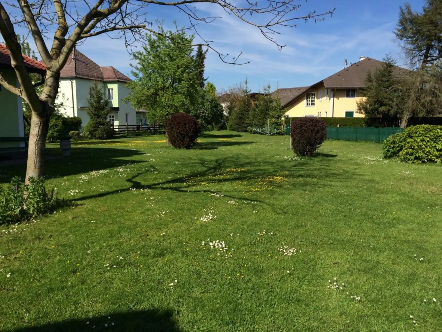 Helle 2-Zimmer-Terrassen-Wohnung mit allg. Garten!
