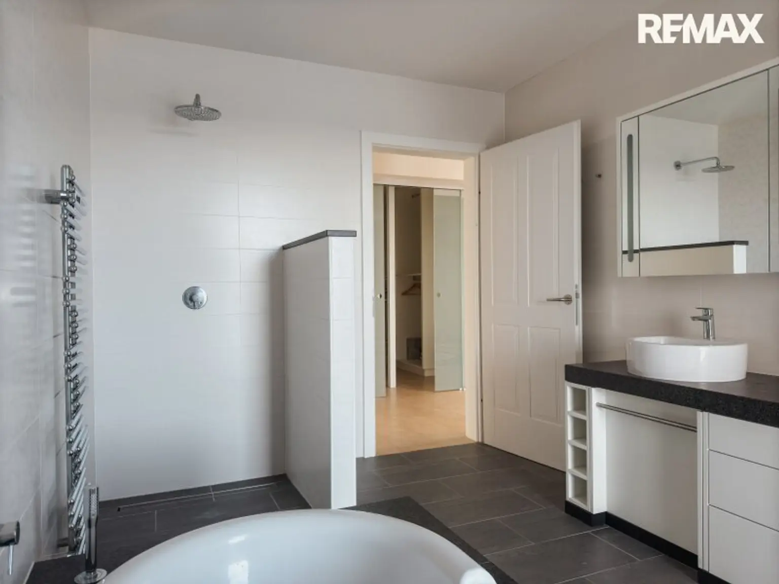 Wohnen am Wasser - ca. 189 m² Wohnfläche & direkter Seezugang auf Pachtgrund!