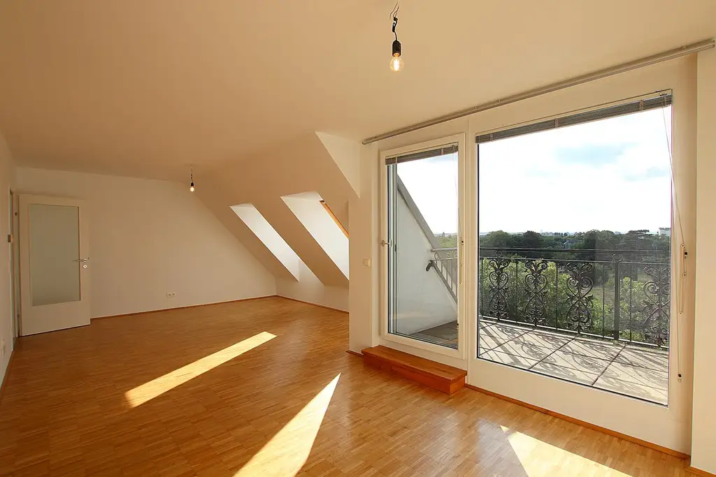Panorama Aussicht auf einen Park - DG Wohnung in einer tollen Lage!