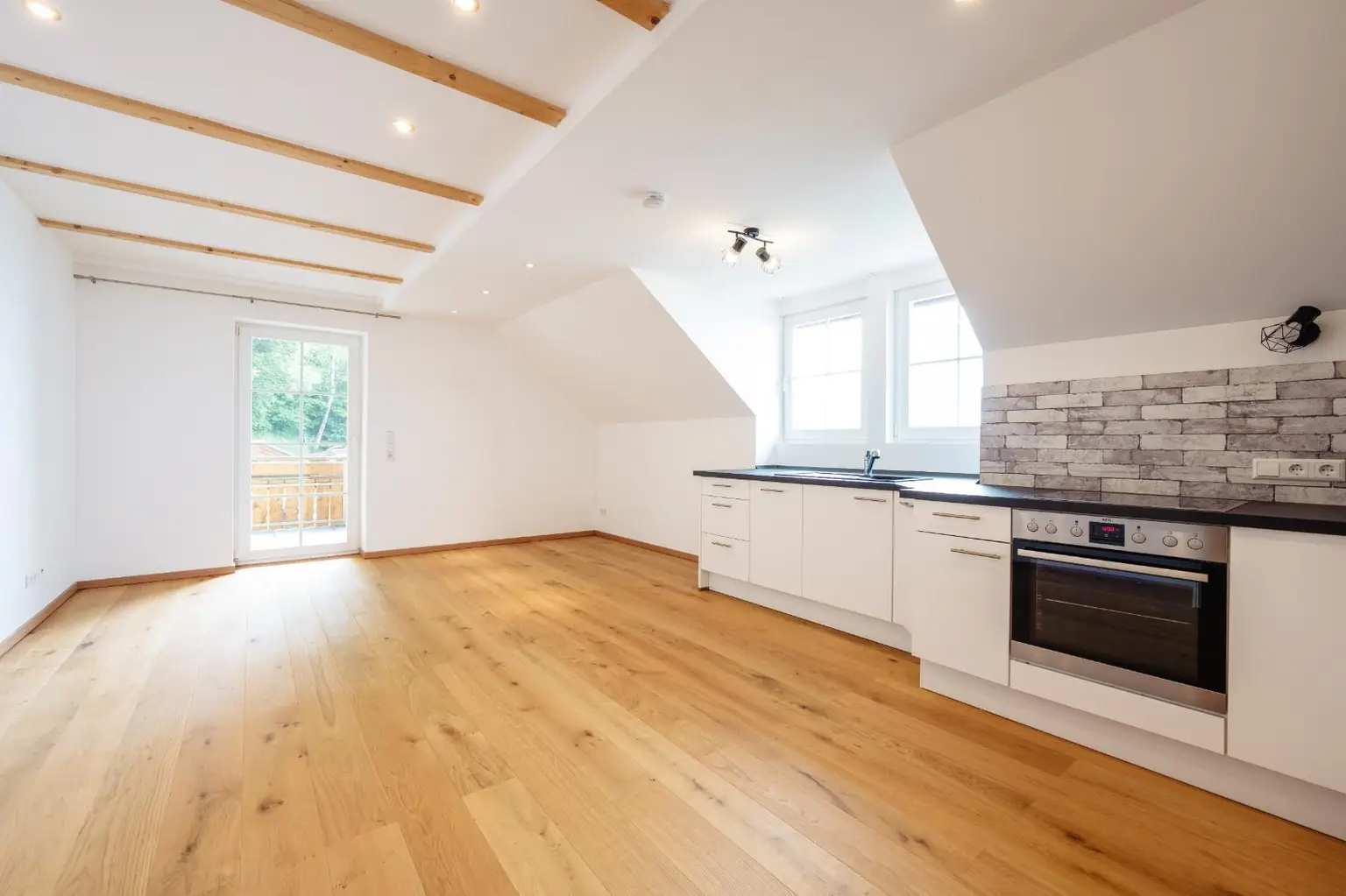 Schöne Anlegerwohnung mit Balkon in traumhafter Berglage auf der Koralpe