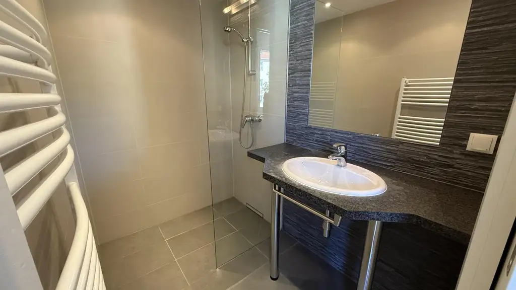 Top moderne, klimatisierte 4 Zimmer Neubauwohnung mit 2 Bädern und 16m² Balkonfläche!!!