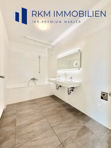 Helle 3-Zimmer-Dachgeschosswohnung mit Balkon in TOP Lage