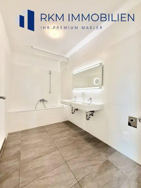 Helle 3-Zimmer-Dachgeschosswohnung mit Balkon in TOP Lage