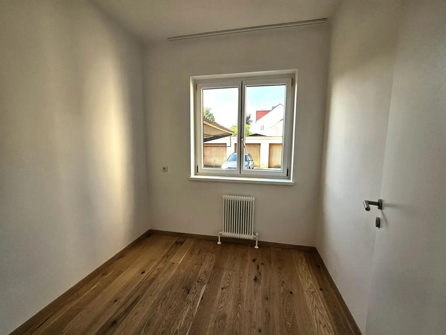 Top sanierte 3-Zimmer-Wohnung mit neuer Küche und Garage!