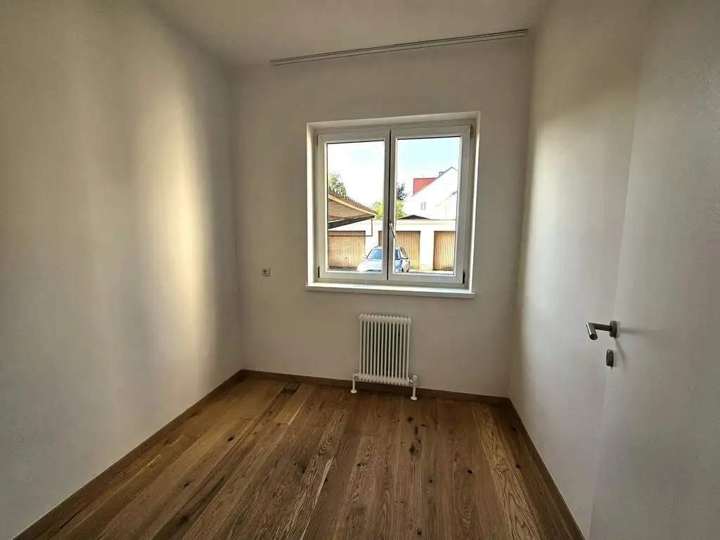 Top sanierte 3-Zimmer-Wohnung mit neuer Küche und Garage!