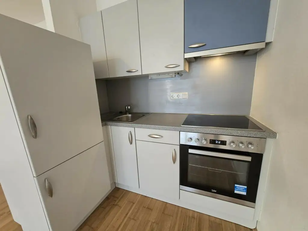 Nette Kleinwohnung für Singles – Terrasse - Jakomini - ab April verfügbar!
