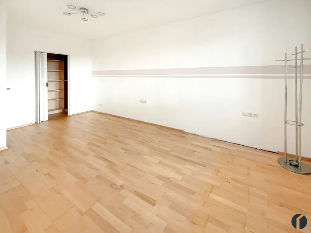 2-Zimmer-Wohnung mit Balkon, Klimaanlage & Parkplatz in zentraler Lage von Tulln
