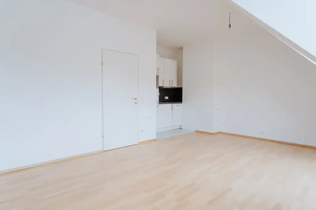 Helle 1- Zimmerwohnung im 1.Dachgeschoß