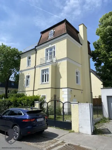 Zum Verkauf gelangt eine außergewöhnliche Villa in absoluter Bestlage von Hietzing