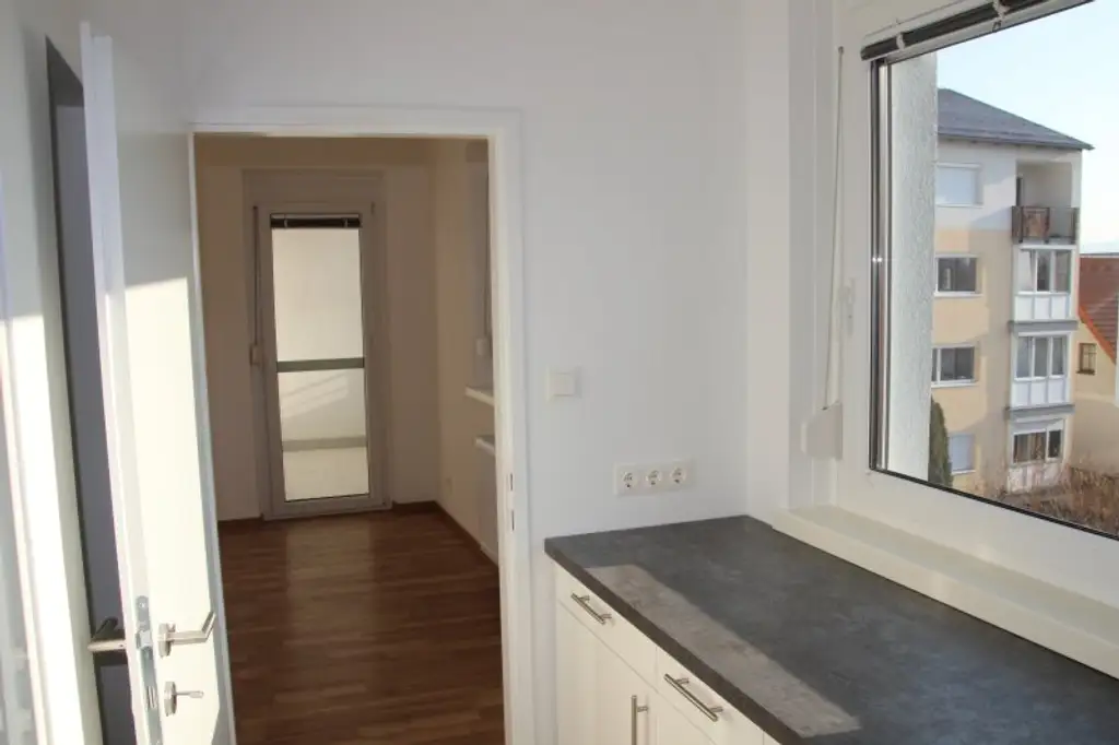 WALK-IN DUSCHE, EWE-KÜCHE, SÜDSEITIGE LOGGIA, GRÜNBLICK, ATTRAKTIVE NEUBAUMIETE IN KORNEUBURG!!