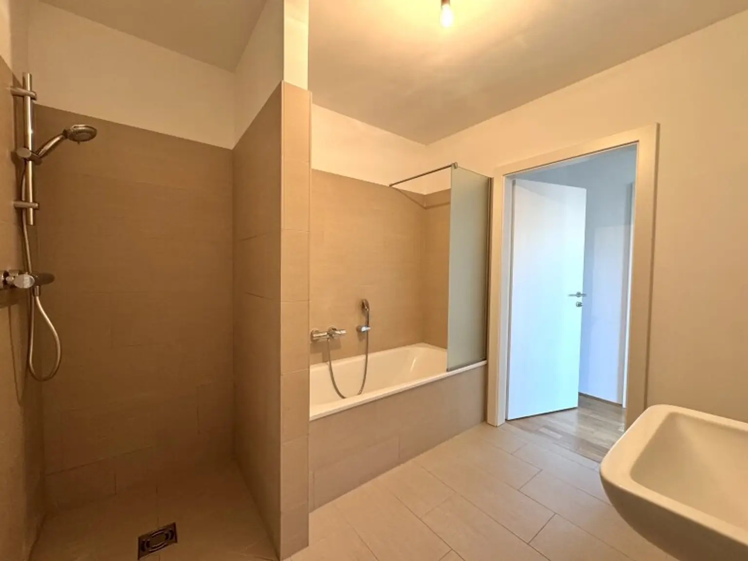 Perfekt für Familien nahe S-Bahn Jedlersdorf - Großzügige Außenfläche in Ruhelage