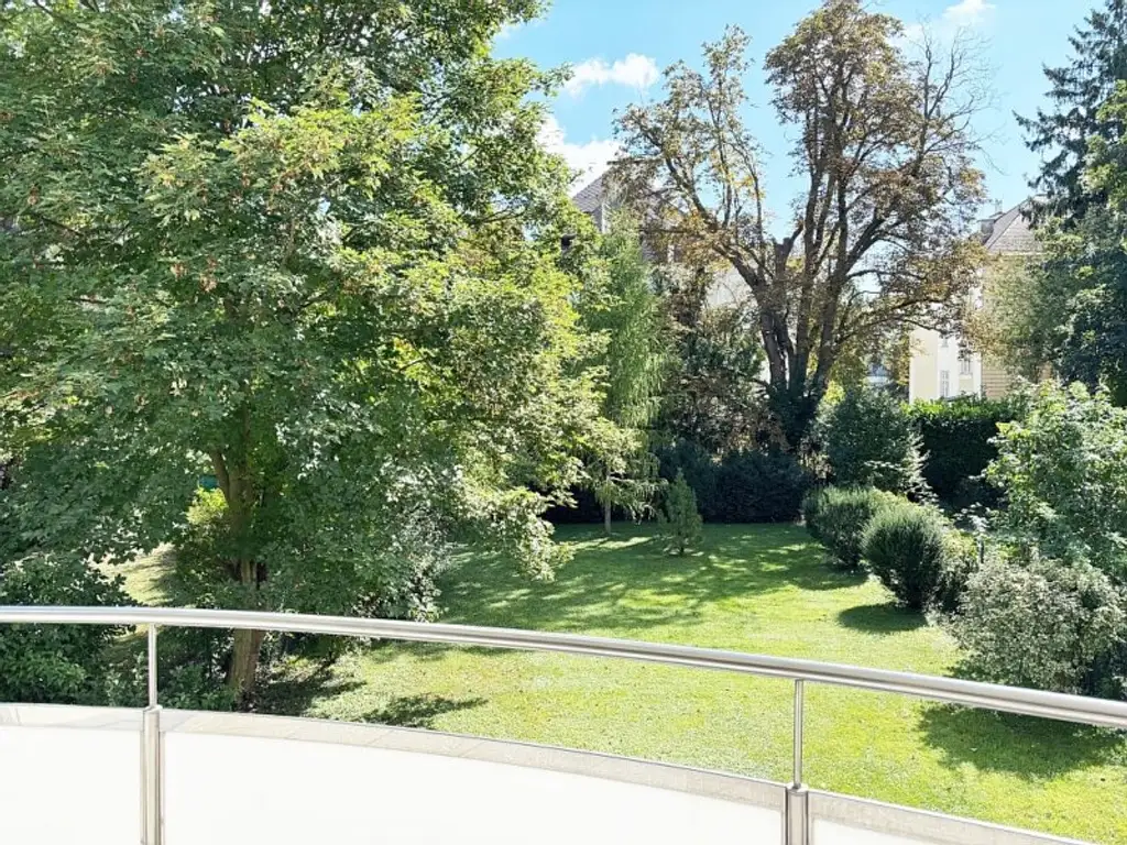 Althietzing - Hochwertige Ausstattung und Terrasse in bester Lage des 13. Bezirks - Grünruhe-Lage - Garagenstellplatz möglich