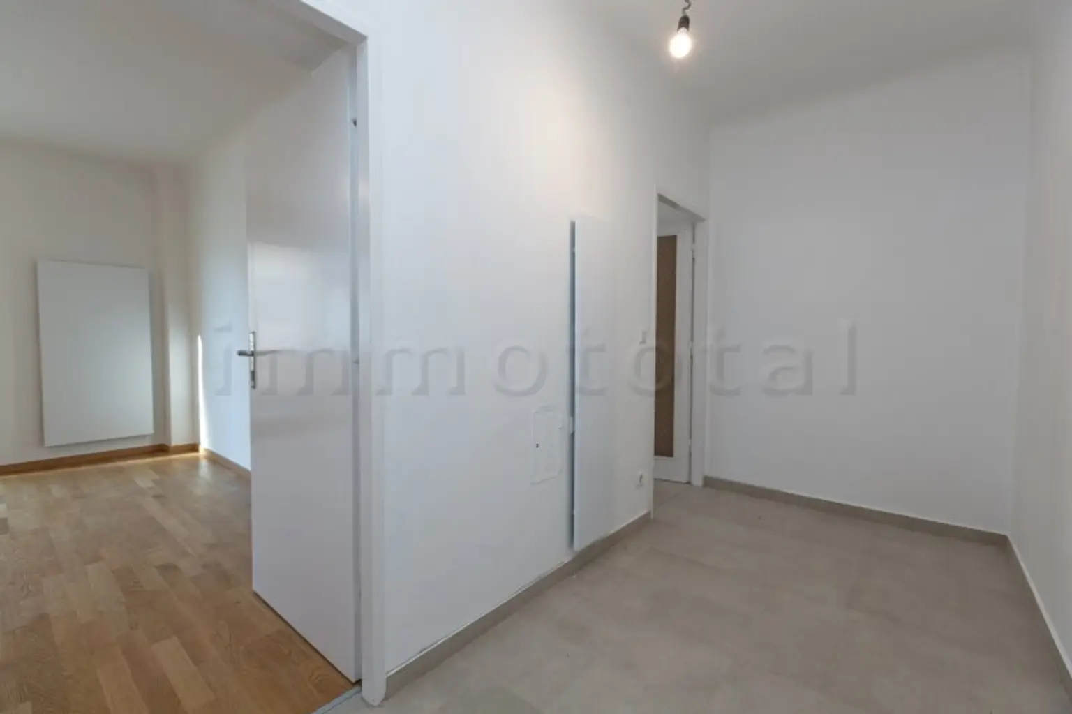 Fasanviertel - Neuadaptierte DG-Wohnung mit  9 m2-Westterrasse im 6. Liftstock