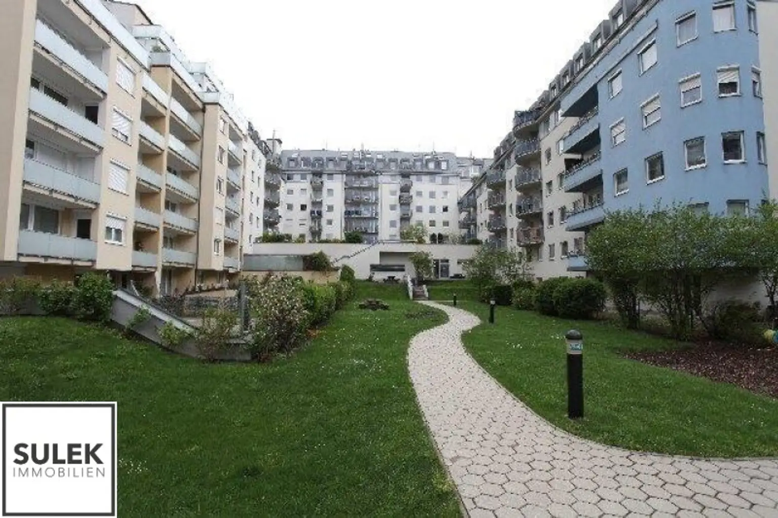 **VORMERKEN** ab Oktober: ruhige 2 Zimmer Wohnung mit praktischem Grundriss & Balkon (hofseitig)  & mit Stellplatz - Nähe Spengergasse // Matzleinsdorfer Platz