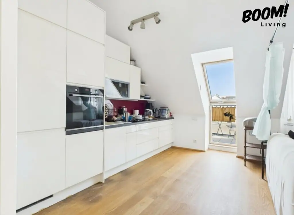 Helle 3-Zimmer-Dachgeschosswohnung mit großer Terrasse in 1200 Wien
