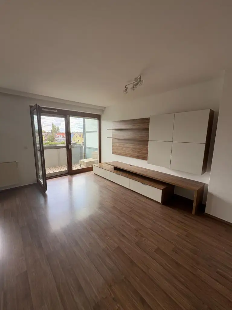Geräumige 3-Zimmer Wohnung mit Loggia in zentraler Lage