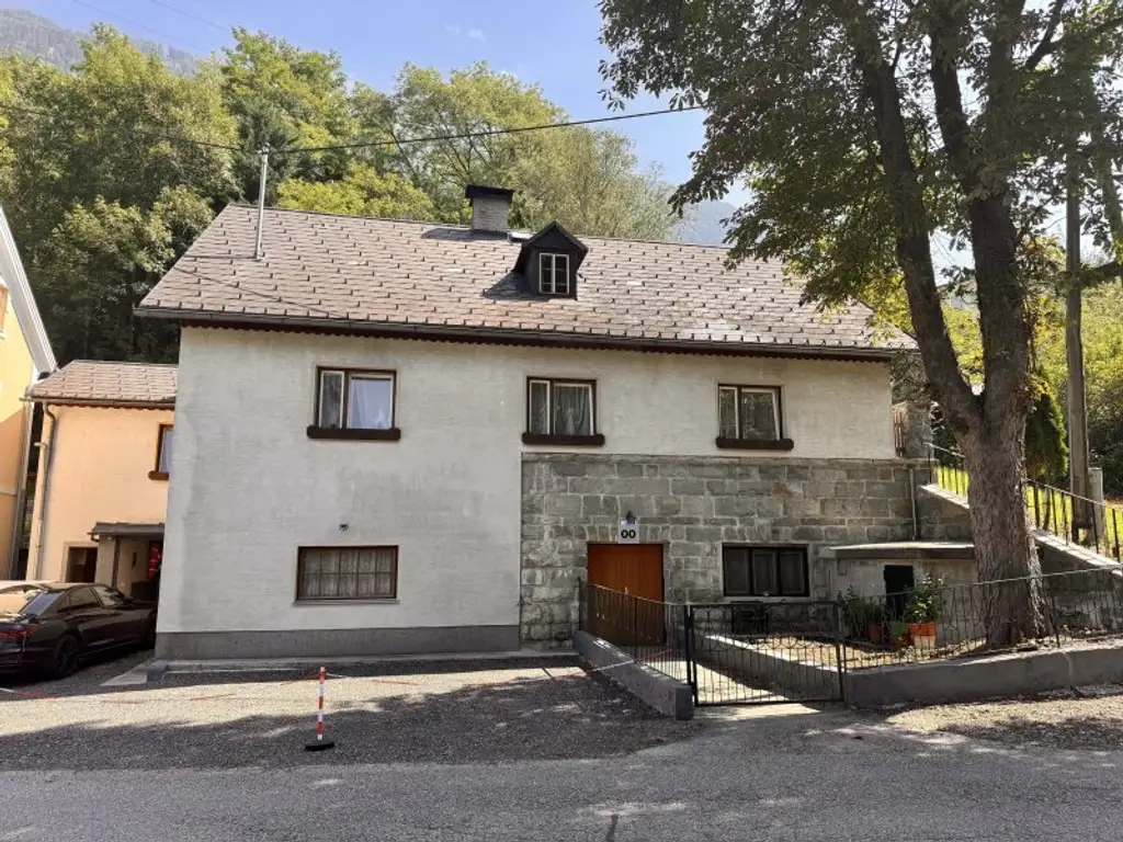 Vielseitig nutzbares Wohnhaus mit Ausbaupotenzial
