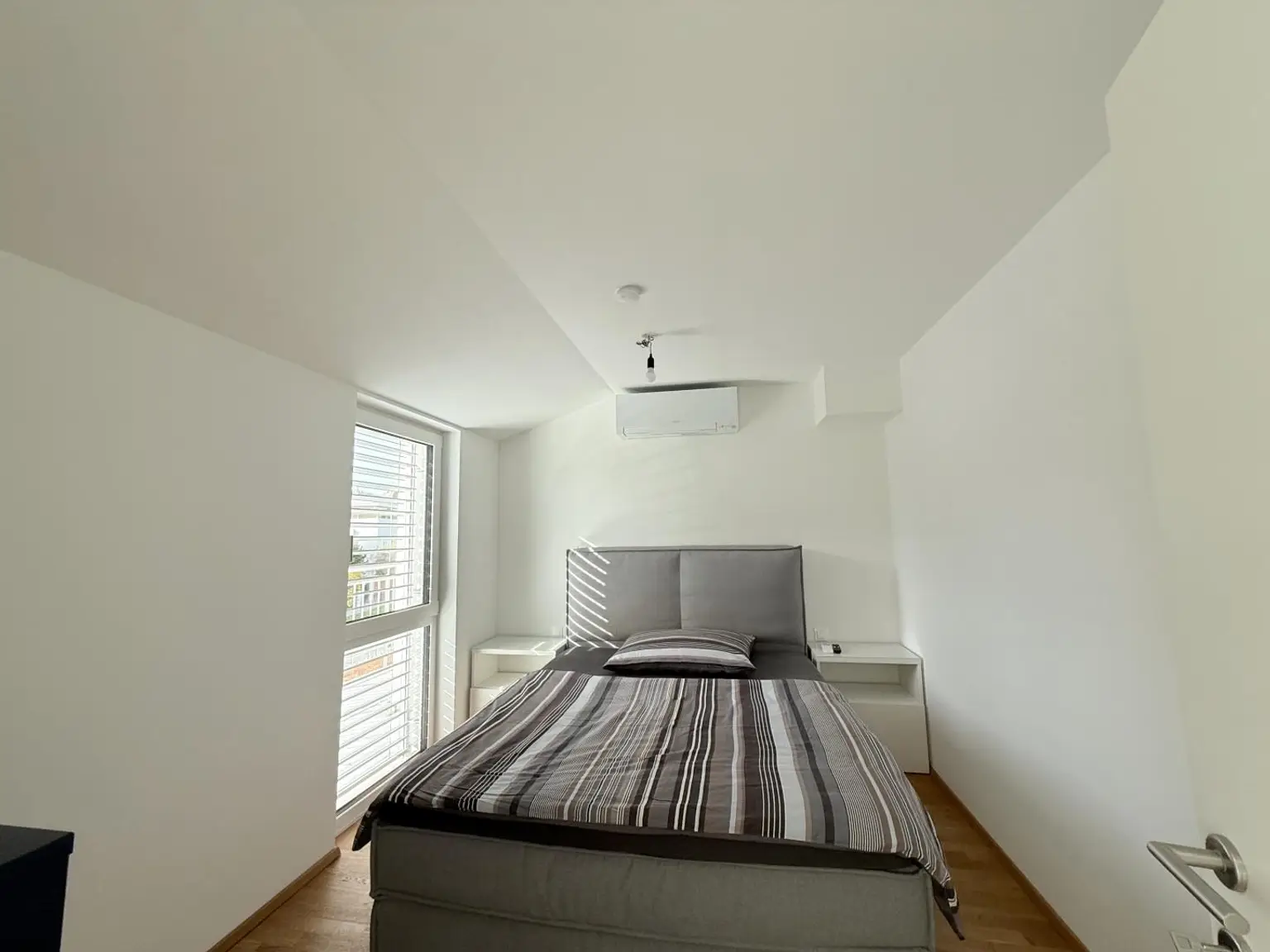 Luxriöse 2- Zimmer Wohnung, Top Lage, große Dachterrasse