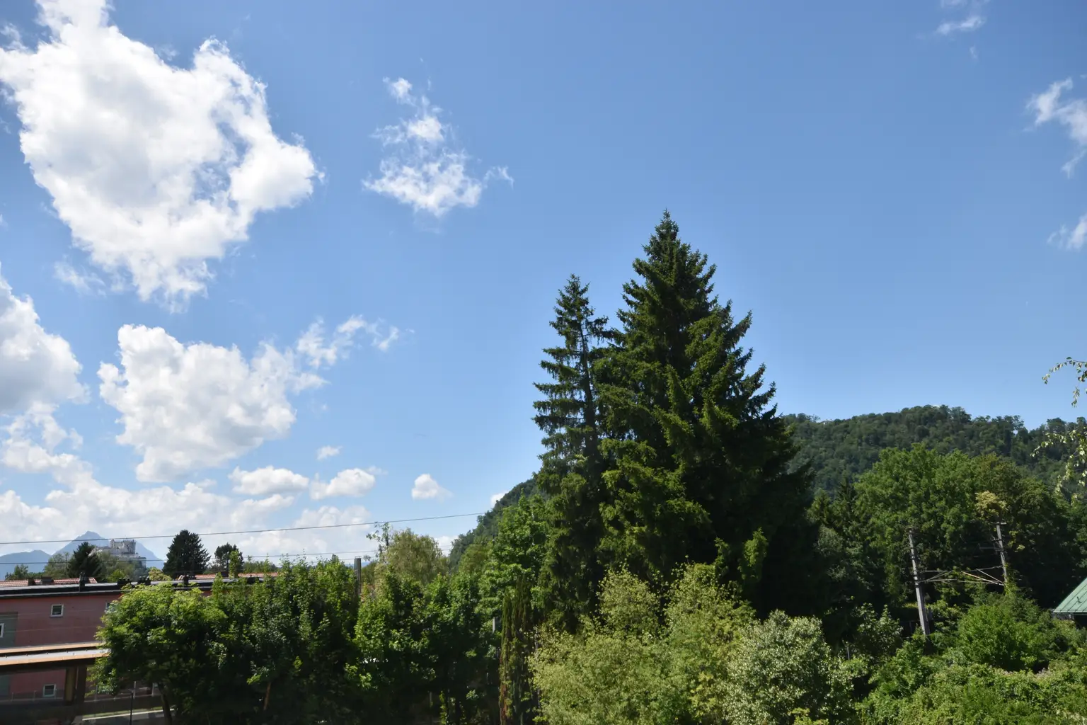 "PARSCH - Renovierte 3 Zimmer Wohnung mit Balkon und Festungsblick"