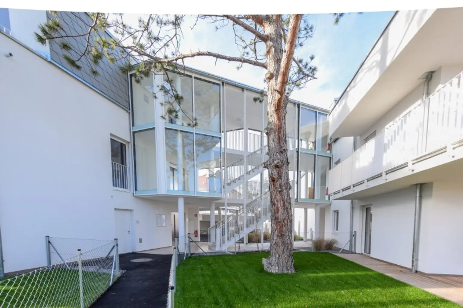 Lichtdurchflutete, großzügige 3-Zimmer Wohnung in traumhafter Lage von Mödling