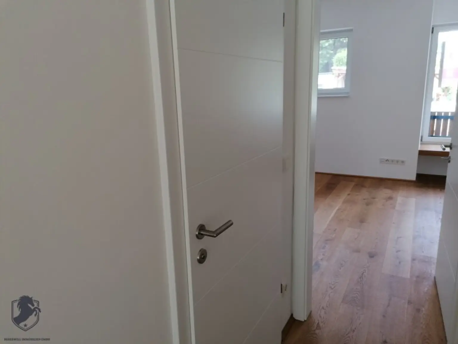 Moderne Etagenwohnung mit Terrasse und Stellplatz in 1140 Wien