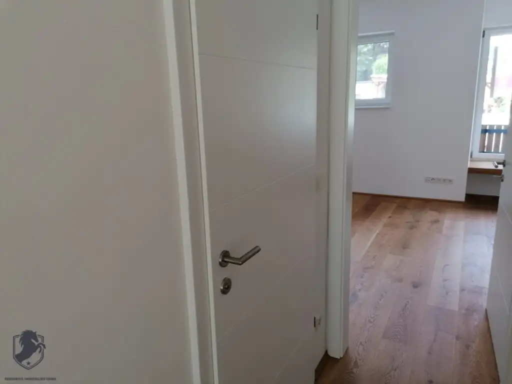 Moderne Etagenwohnung mit Terrasse und Stellplatz in 1140 Wien