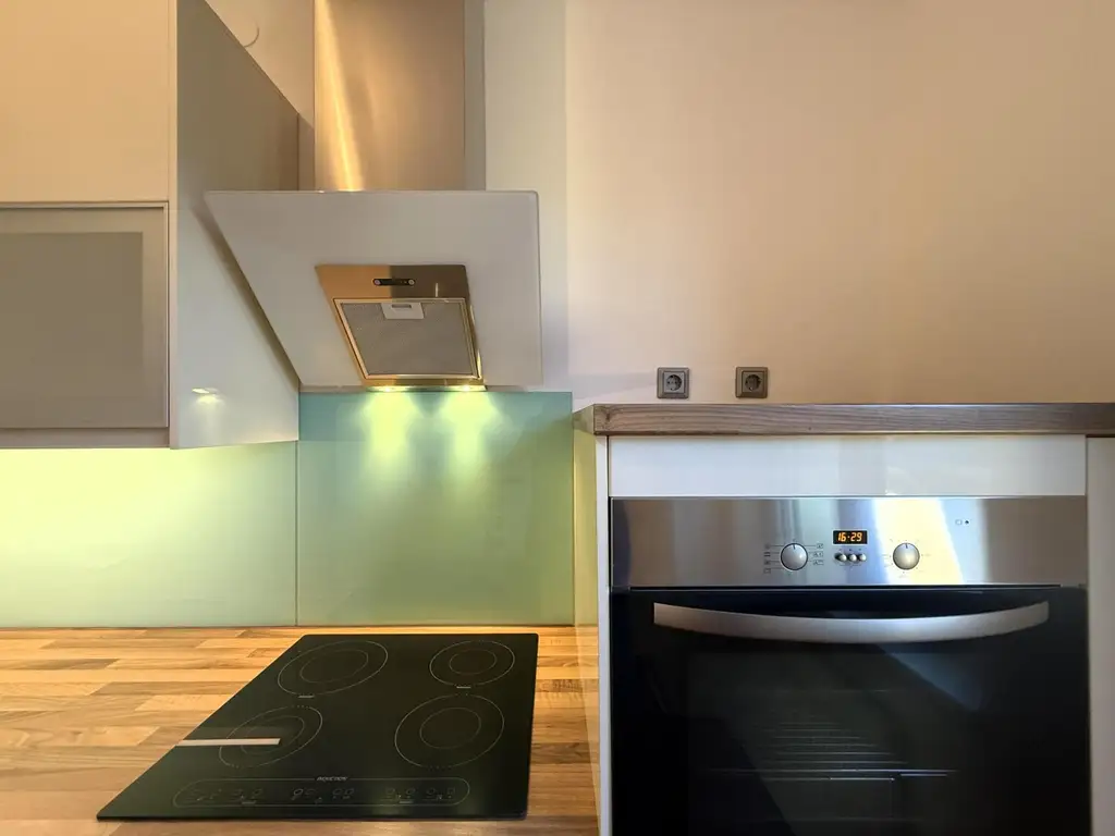 Traumhafte 3-Zimmer-Eigentumswohnung, Erstbezug nach Sanierung // Fantastic 3-room condominium, first occupancy after renovation in //