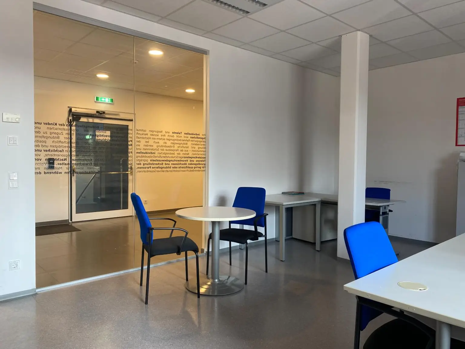 Trattnach Arkade GRI_Büro Eingangsbereich