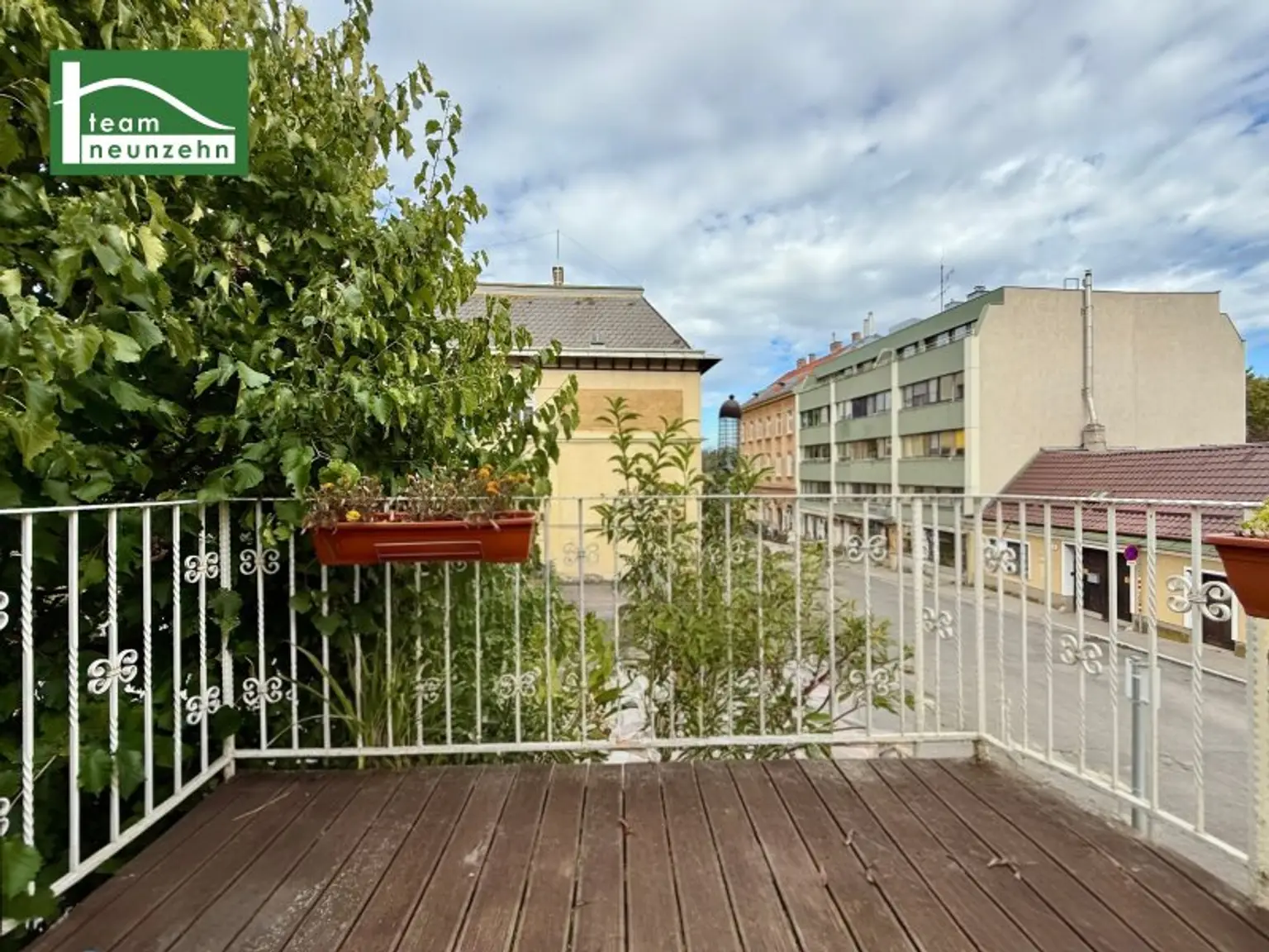 Maisonette mit Flair: 3-Zimmer-Wohnung mit Balkon & Dachterrasse in 1130 Wien!