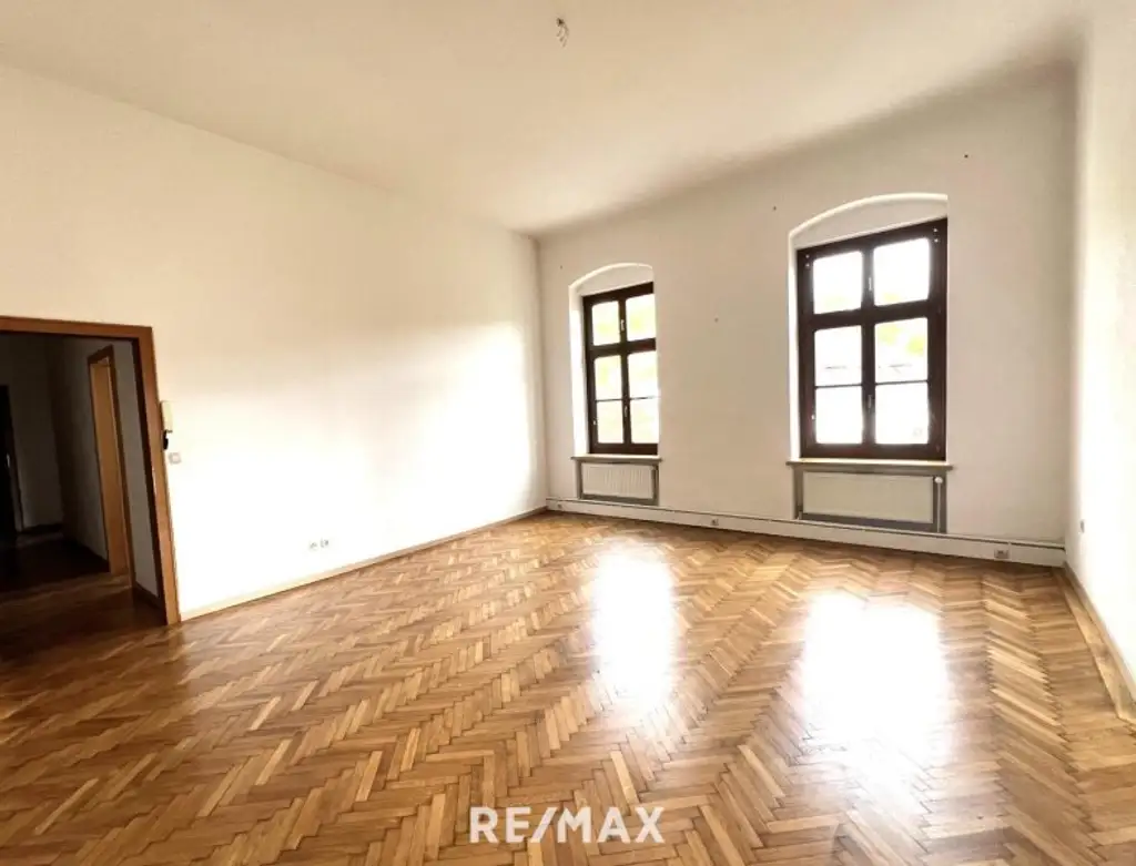 Charakteristisches Zinshaus im Ortszentrum