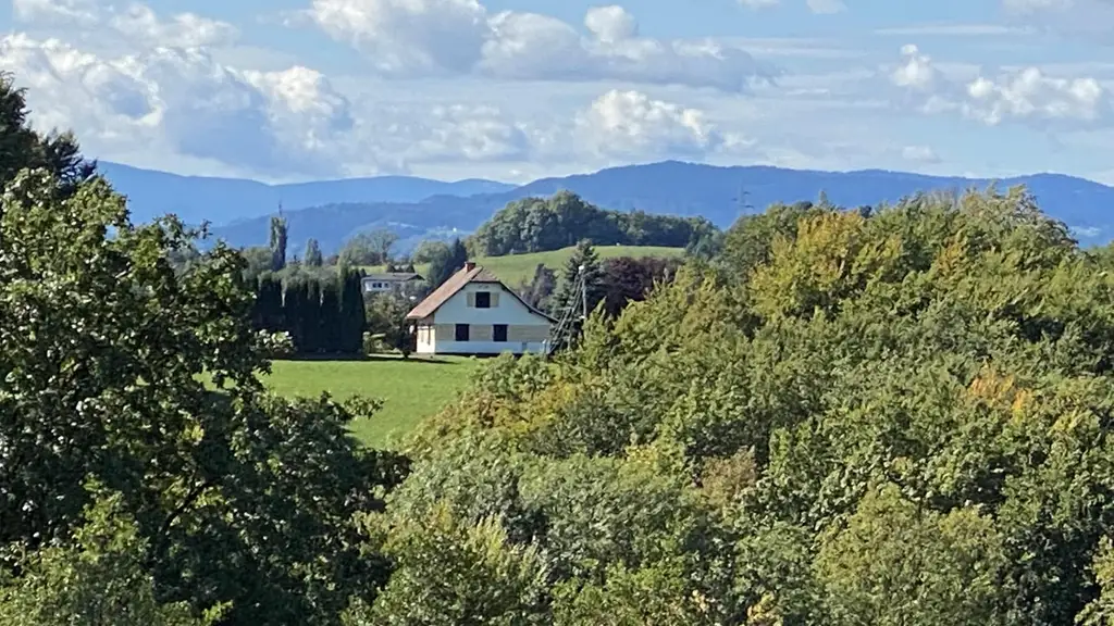 SLOWENIEN!!! Sanierungsbedürftiges Knusperhäuschen in einmaliger Aussichtslage!