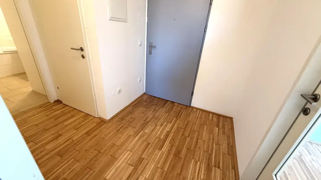 Neubauwohnung im Dachgeschoß mit 6,77m² großem SÜD-Balkon