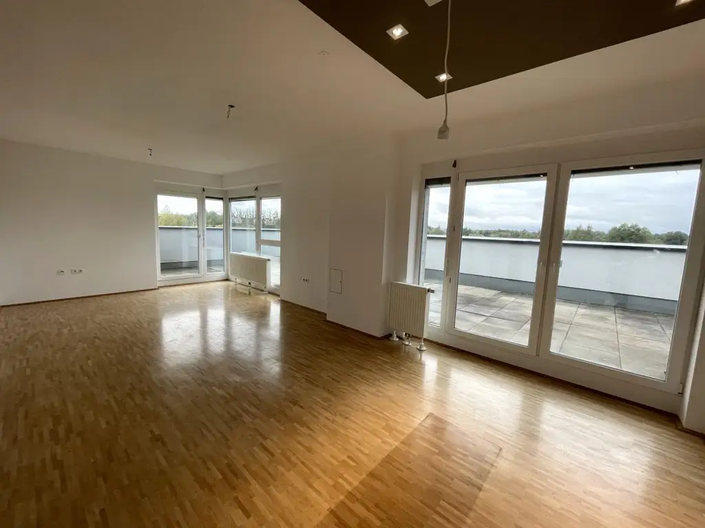 Großzügige Dachgeschosswohnung mit traumhafter Dachterrasse