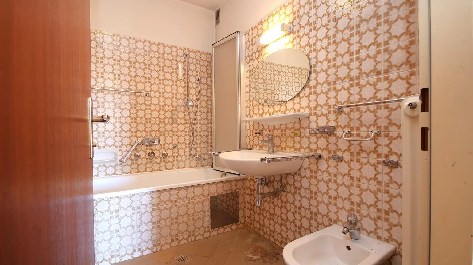 Großzügiges Badezimmer