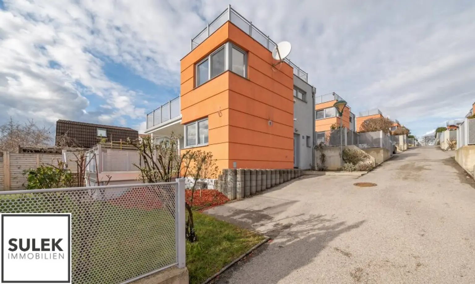 Einfamilienhaus in absoluter Traumlage am Schafberg // Dachterrasse mit Weitblick über die Stadt!