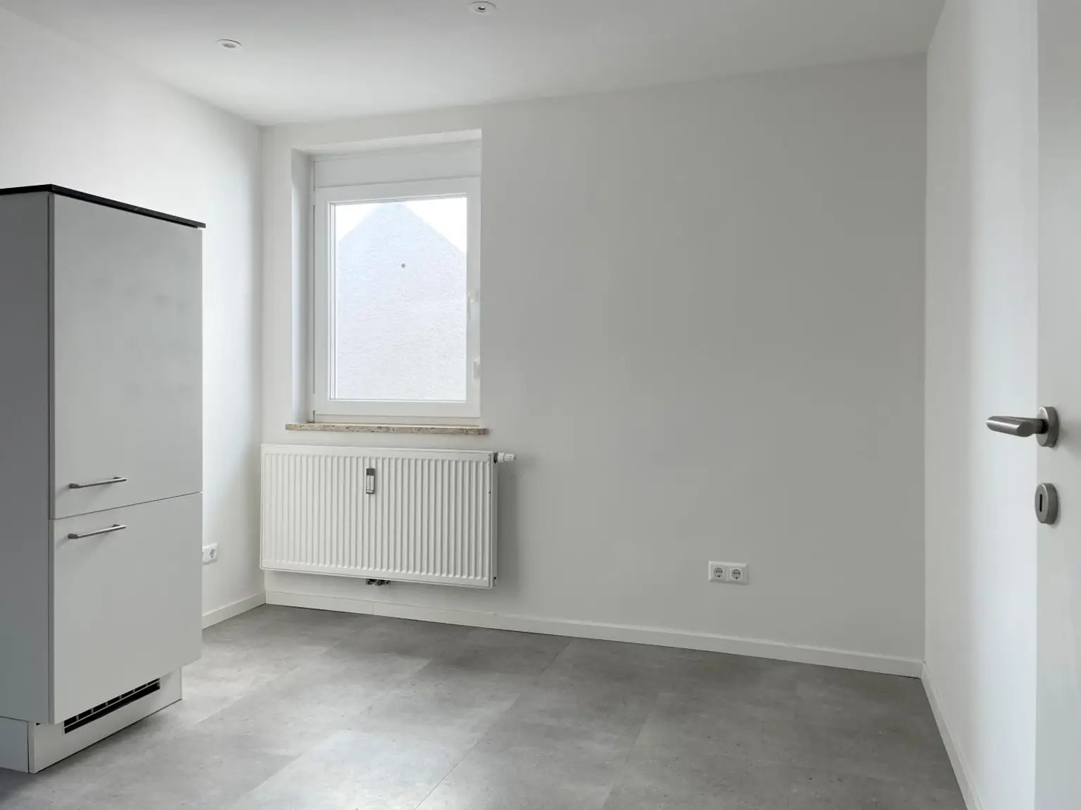 Modern sanierte Dachgeschosswohnung mit hochwertiger Klimaanlage