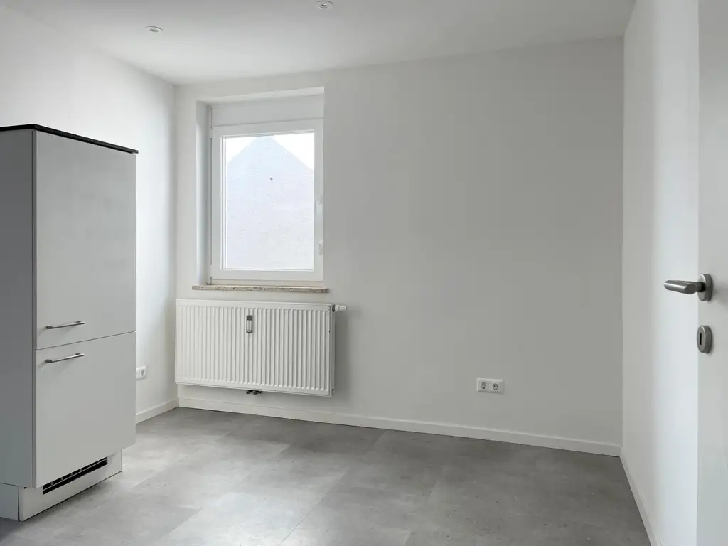 Modern sanierte Dachgeschosswohnung mit hochwertiger Klimaanlage