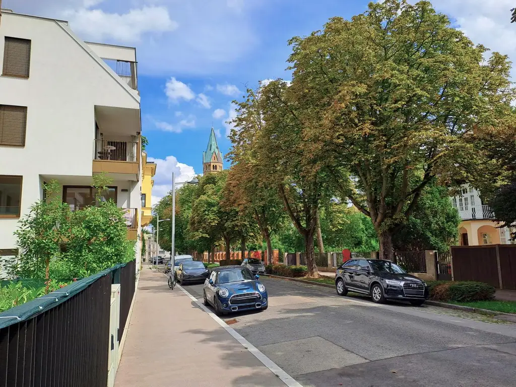 RESERVIERT - TIEFGARAGENSTELLPLATZ ZENTRAL IN DÖBLING ZU MIETEN