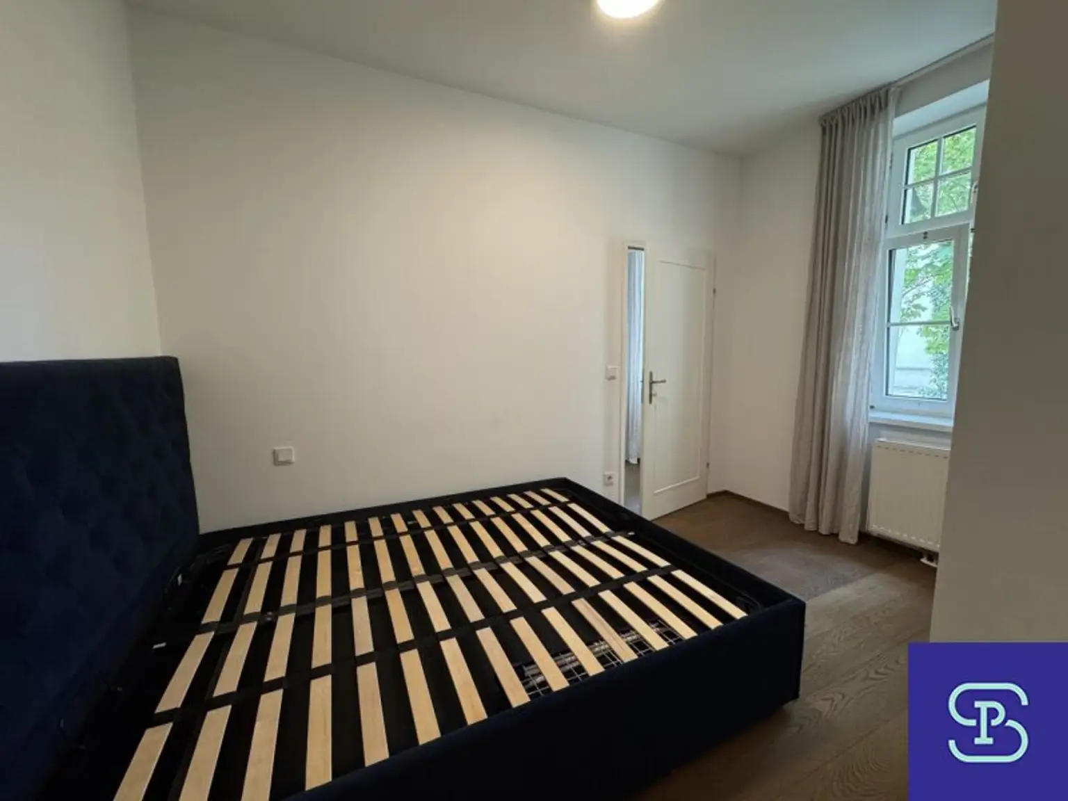 Provisionsfrei: Exklusiver 47m² Altbau mit Einbauküche und kl. Balkon in Toplage - 1080 Wien