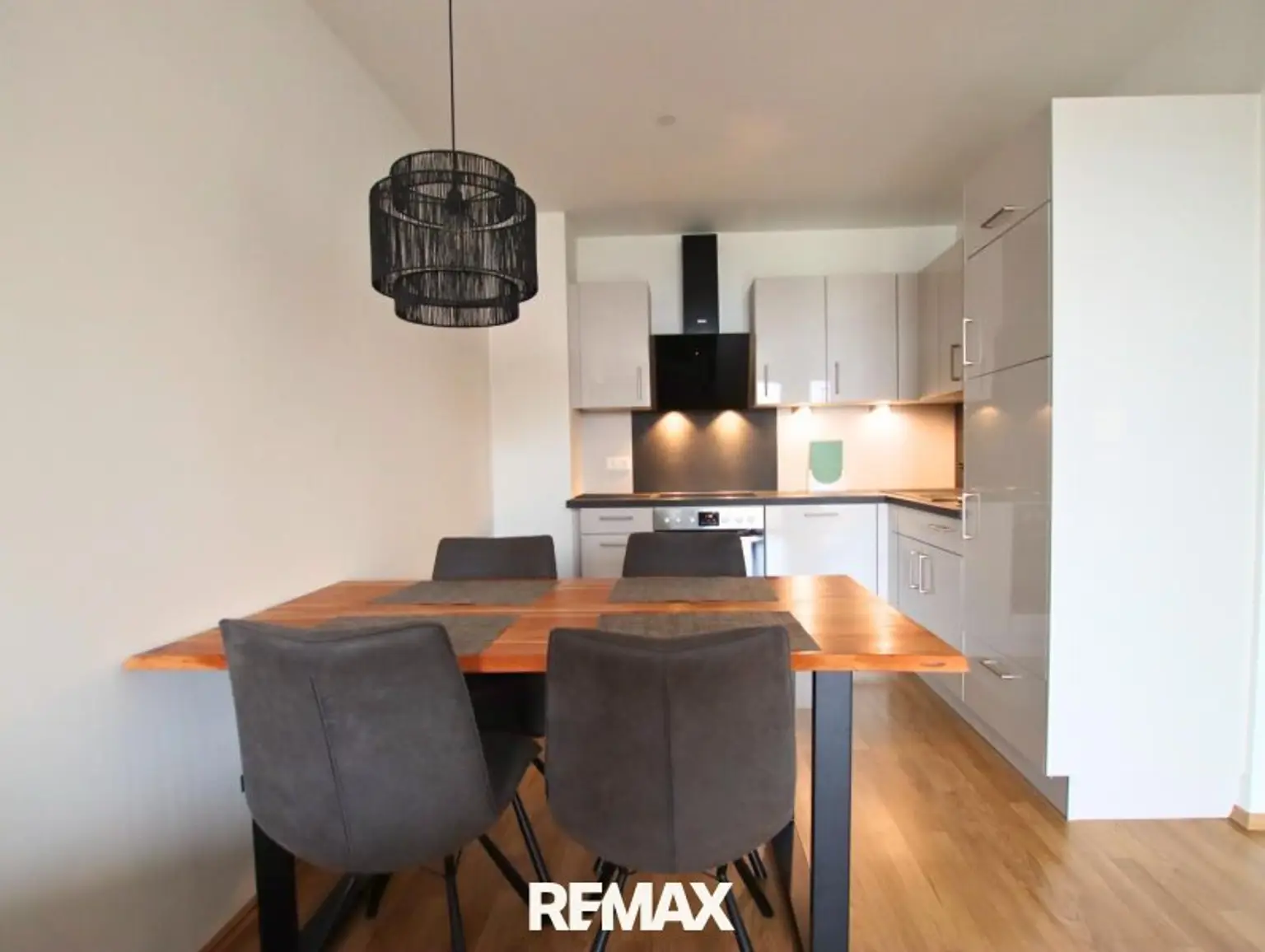 Wohnzimmer Blick Richtung Küche