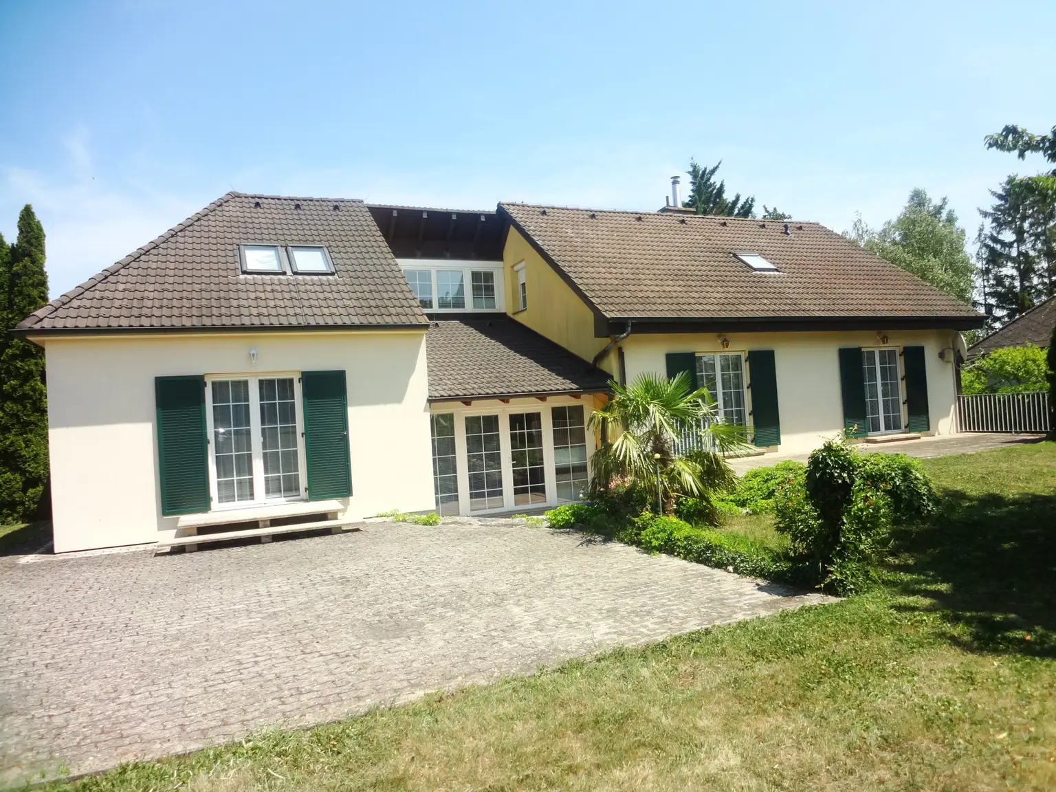 Großzügiges Anwesen auf weitläufigem Grund mit Neusiedlersee Blick!