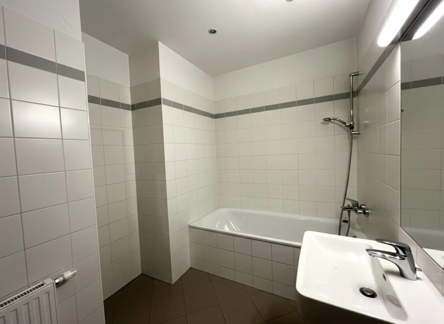 Wohnen in Bestlage: Schöne 4-Zimmer Altbauwohnung