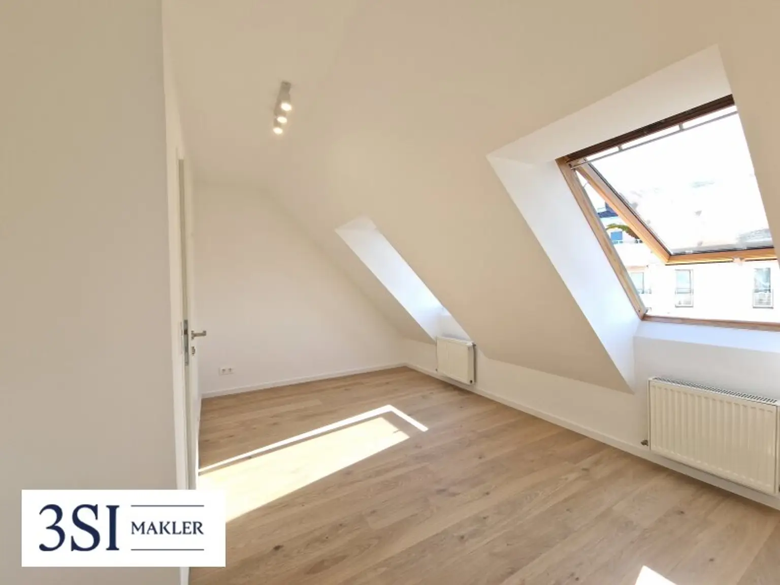 Traumhafte Dachgeschoss-Maisonnette nähe Schlossquadrat!