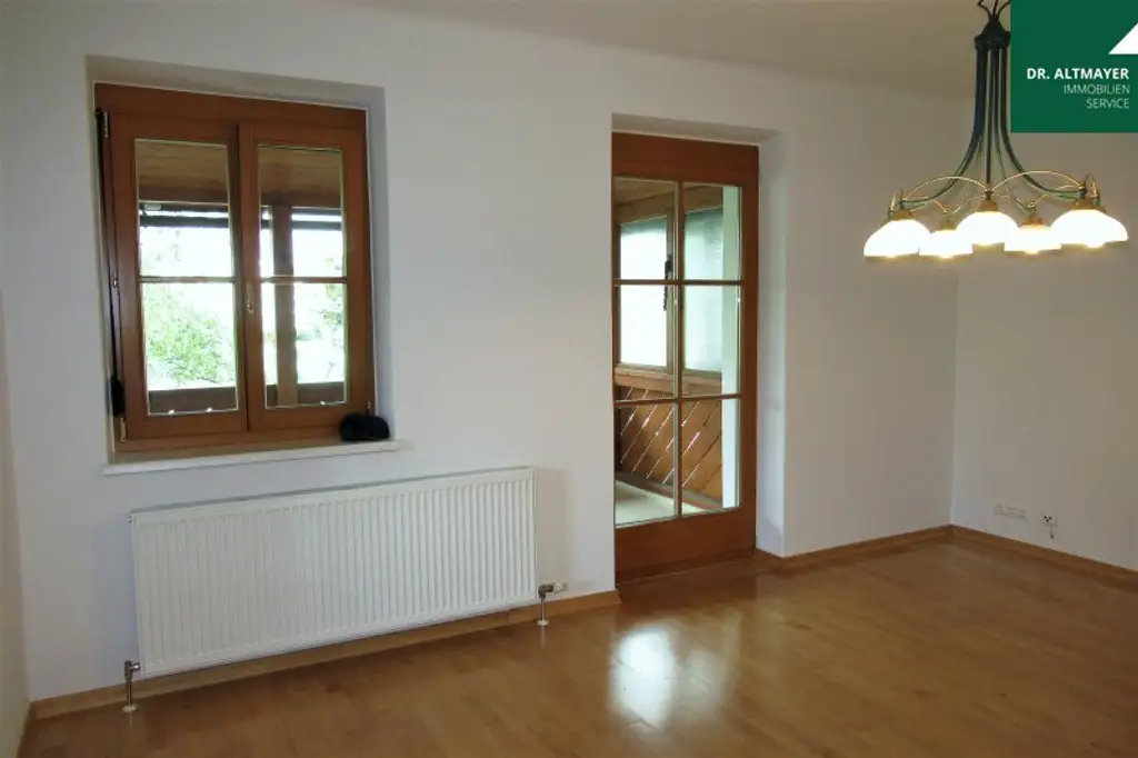 Ruhige Stadtwohnung mit Balkon und schönem abgetrennten  Garten