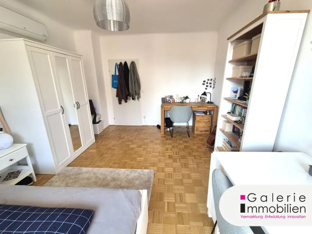 Top-Wohnung mit Loggia - zentral begehbar - Weitblick