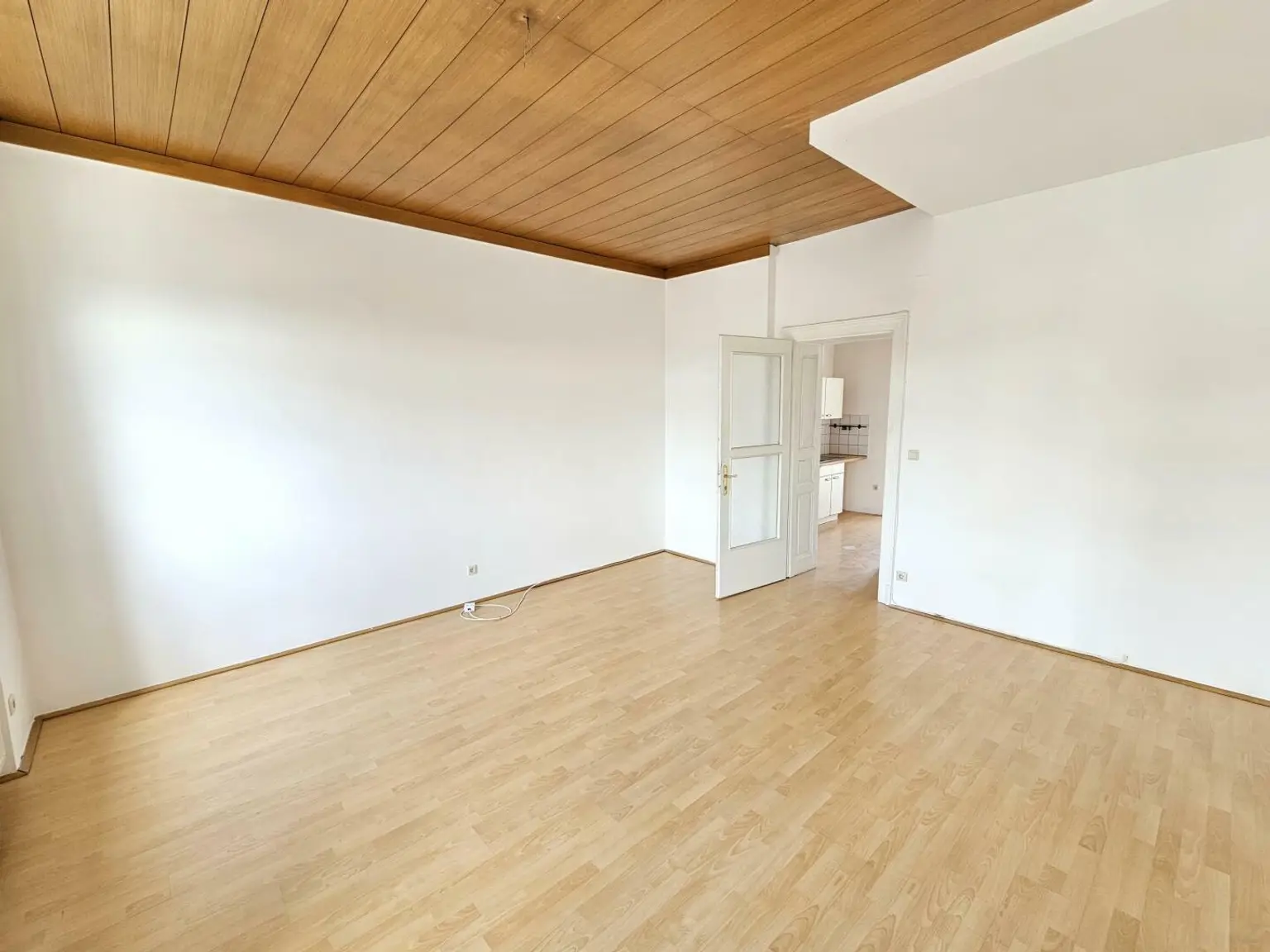 2 Zimmer nähe XXX-Lutz - Eigentum, ab sofort beziehbar - H11/13  ++Videorundgang++