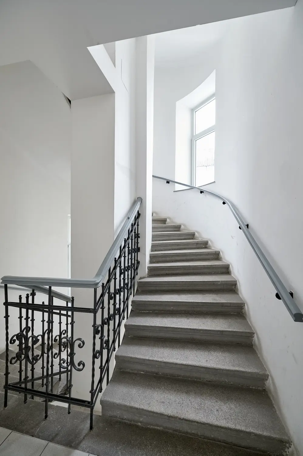 Stiegenhaus innen VI