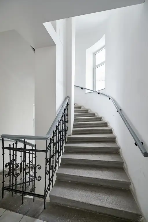 Stiegenhaus innen VI